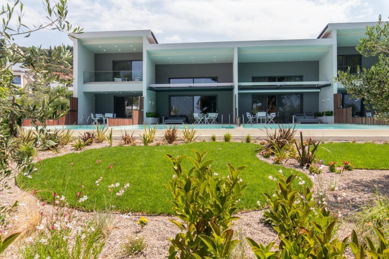 ניקיטי Lagomandra Luxury Suites With Private Pools מראה חיצוני תמונה
